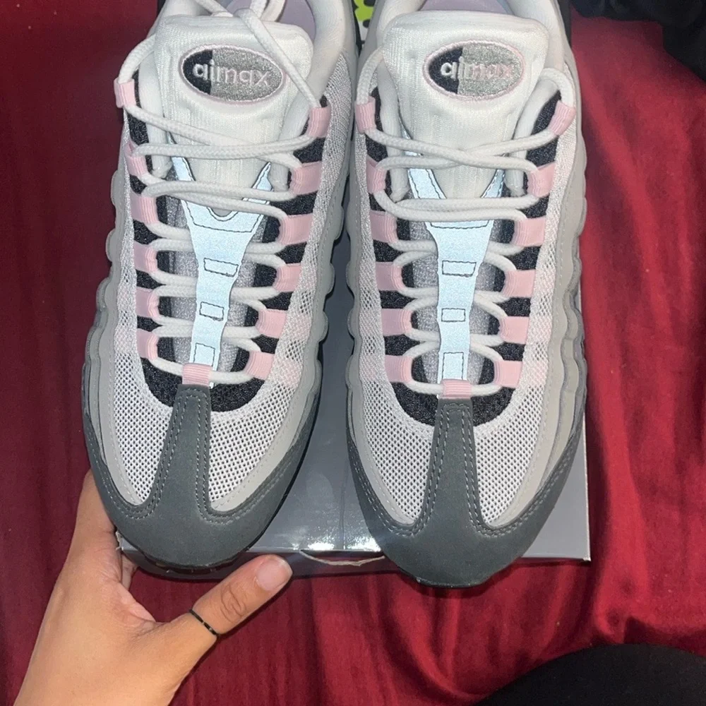 Nike women’s air
